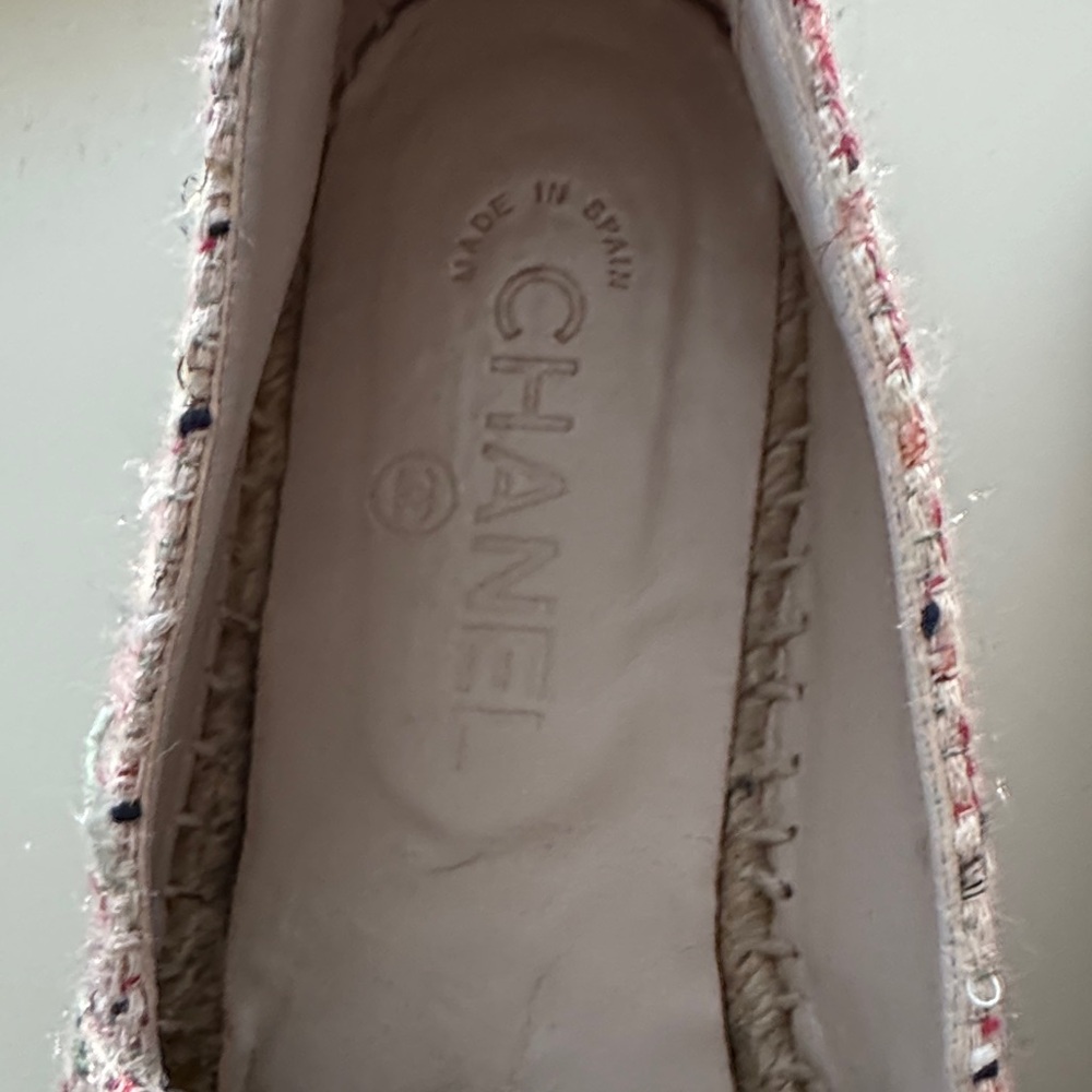 CHANEL Tweed Espadrilles - Cream, Pink and Black Size 40 (size 8.5 or 9) - Picture 3 of 11